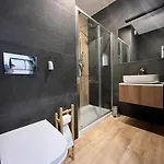 Apartamento By The River Walonska 15 - Gym - Sauna - Jacuzzi *