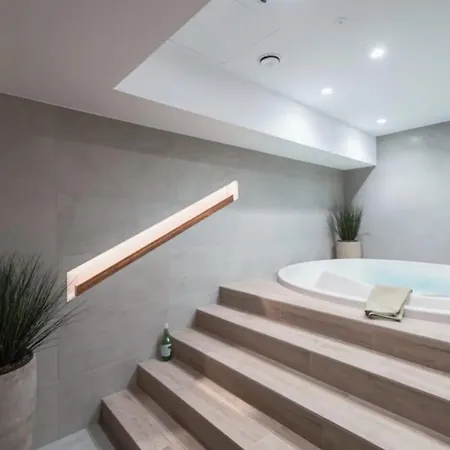 By The River Walonska 15 - Gym - Sauna - Jacuzzi Apartment *