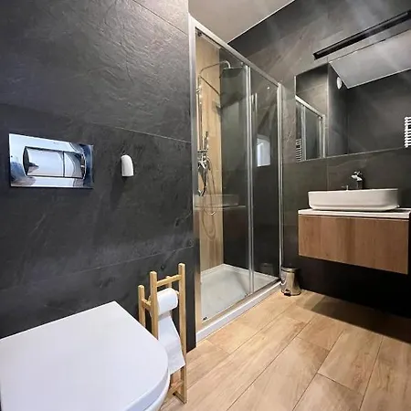 Apartment By The River Walonska 15 - Gym - Sauna - Jacuzzi *