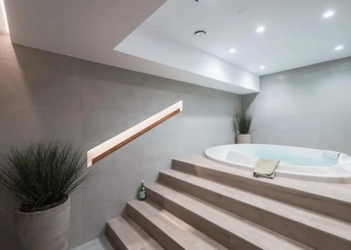 By The River Walonska 15 - Gym - Sauna - Jacuzzi アパート *